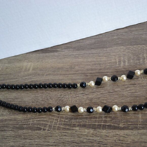 Vtg  Black & Pearl Costume Necklace - Picture 4 of 5